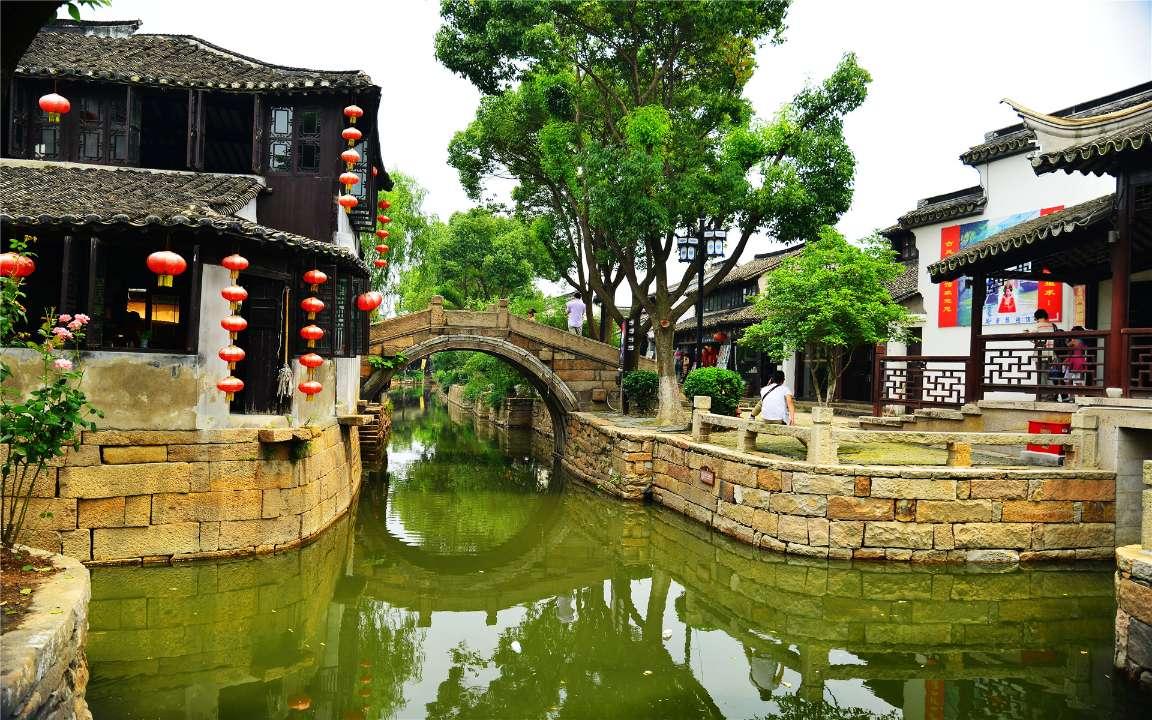 动辄每粒一二十元的减肥胶囊受美女欢迎，它的背后隐藏着什么产业链？游戏画面